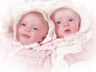 Hermosos bebes gemelos